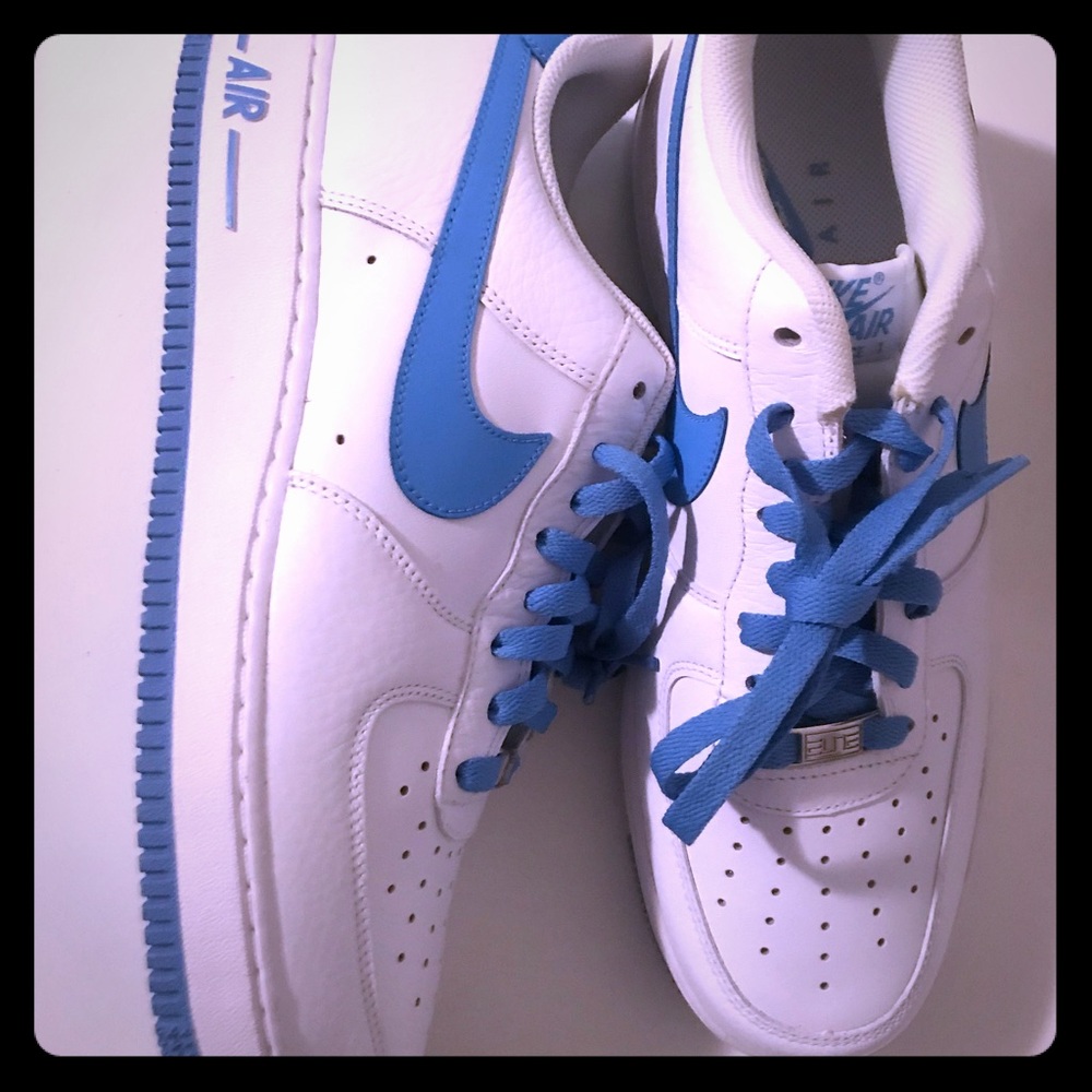 UNC Tarheels Nike AirForce 1 shoes